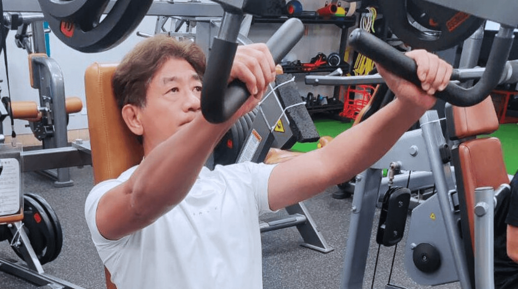 退休校長,LBV ,告別眼鏡,信賴眼科診所,賴麗如